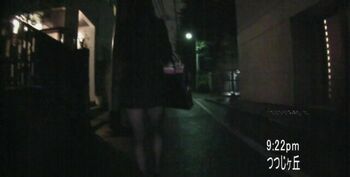 夜道をひとり歩く仕事帰りのOLたちを狙って陵辱レイプ