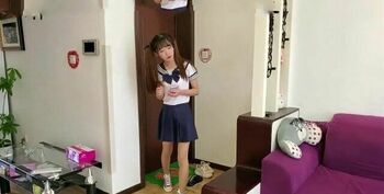 双马尾制服萌妹莹莹镣铐自缚