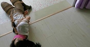 定拍《桃山漫画改编03》团缚美女超刺激玩弄 内容大胆不要错过