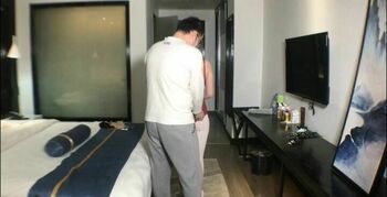 订拍 舞蹈老师露背舞蹈服纯白舞蹈袜 蛋干扰下的舞蹈动作 呻吟诱人