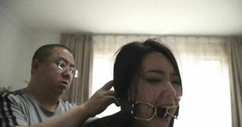 《禁书桎楛》夏炎 韩晶杰 钢枷 手铐 脚镯 铁链 口伽爬行