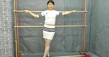刑架残酷紧固，好乖的母犬、只能无奈地接受任意TJ、老规距，不见水决不松绑